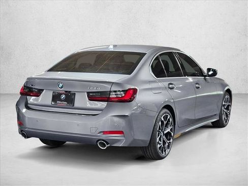 Used 2026 BMW 330i xDrive Sedan w/ Premium Package AWD/4WD image 5