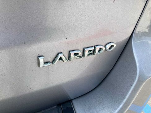Used 2014 Jeep Grand Cherokee Laredo w/ 18" Wheel & 8.4" Radio Group AWD/4WD image 9