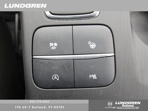 Used 2020 Ford Escape Titanium w/ Titanium Premium Package 2.0 image 28