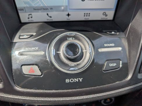 Used 2017 Ford Escape Titanium AWD/4WD image 29