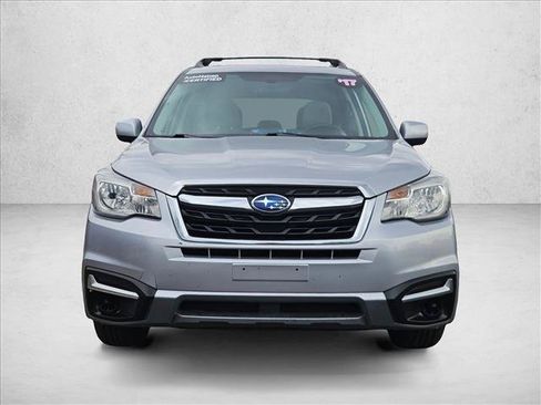 Used 2017 Subaru Forester 2.5i Premium w/ Popular Package #2A AWD/4WD image 2