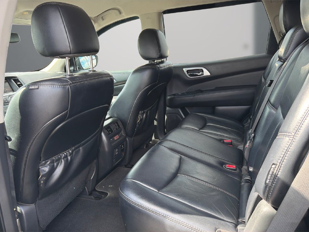 Used 2018 Nissan Pathfinder SL w/ Midnight Edition Package FWD image 15