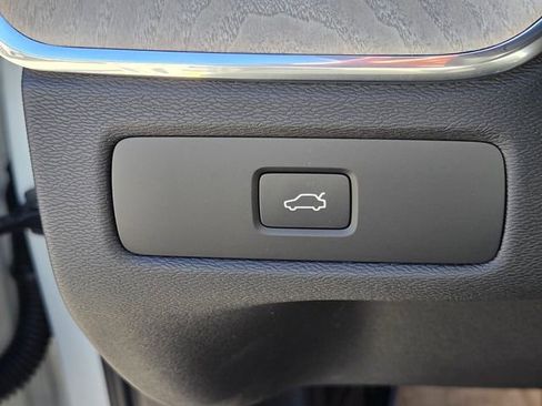 New 2026 Volvo XC60 B5 Plus w/ Protection Package Premier image 28