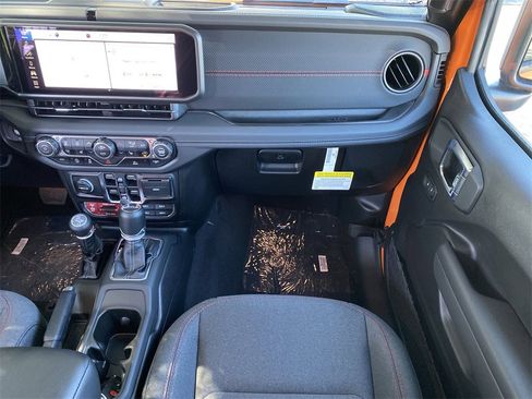 New 2025 Jeep Gladiator Rubicon w/ Convenience Group image 17