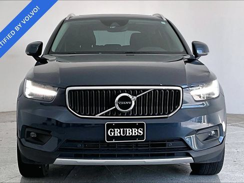 Used 2021 Volvo XC40 T4 Momentum w/ Protection Package Premier FWD image 2