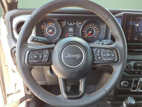 Used 2024 Jeep Wrangler Unlimited Sport AWD/4WD image 23