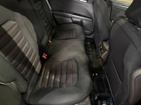 Used 2015 Ford Fusion SE w/ Equipment Group 201A FWD image 4