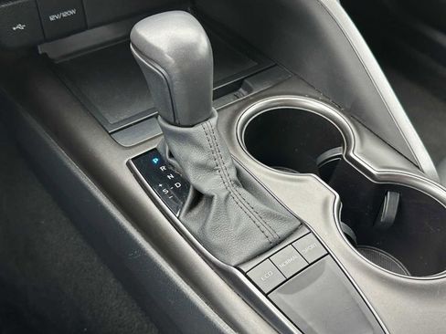 Used 2024 Toyota Camry SE image 39