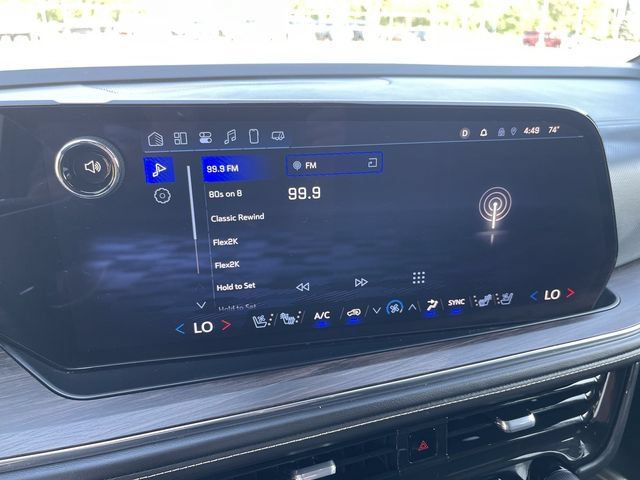 Used 2025 Chevrolet Tahoe Premier AWD/4WD image 19