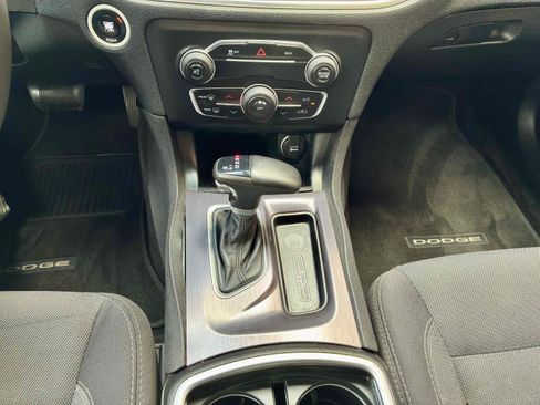 Used 2015 Dodge Charger SE RWD image 25