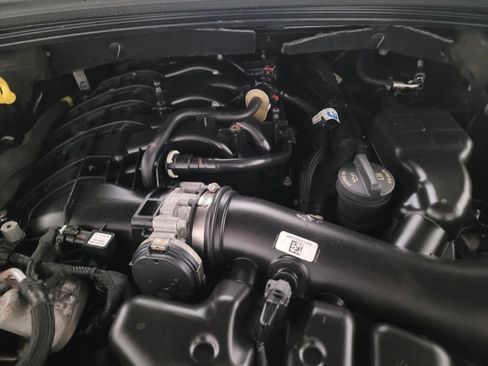 Used 2023 Jeep Grand Cherokee Limited AWD/4WD image 30