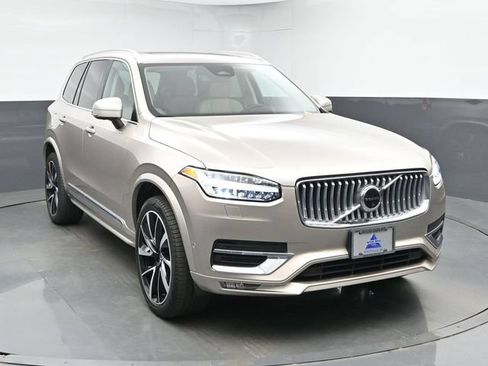 Used 2023 Volvo XC90 B6 Plus AWD/4WD image 2