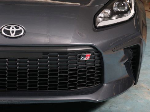 Used 2022 Toyota GR86 Premium image 12