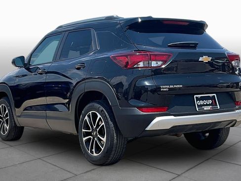 Used 2025 Chevrolet TrailBlazer LT AWD/4WD image 12