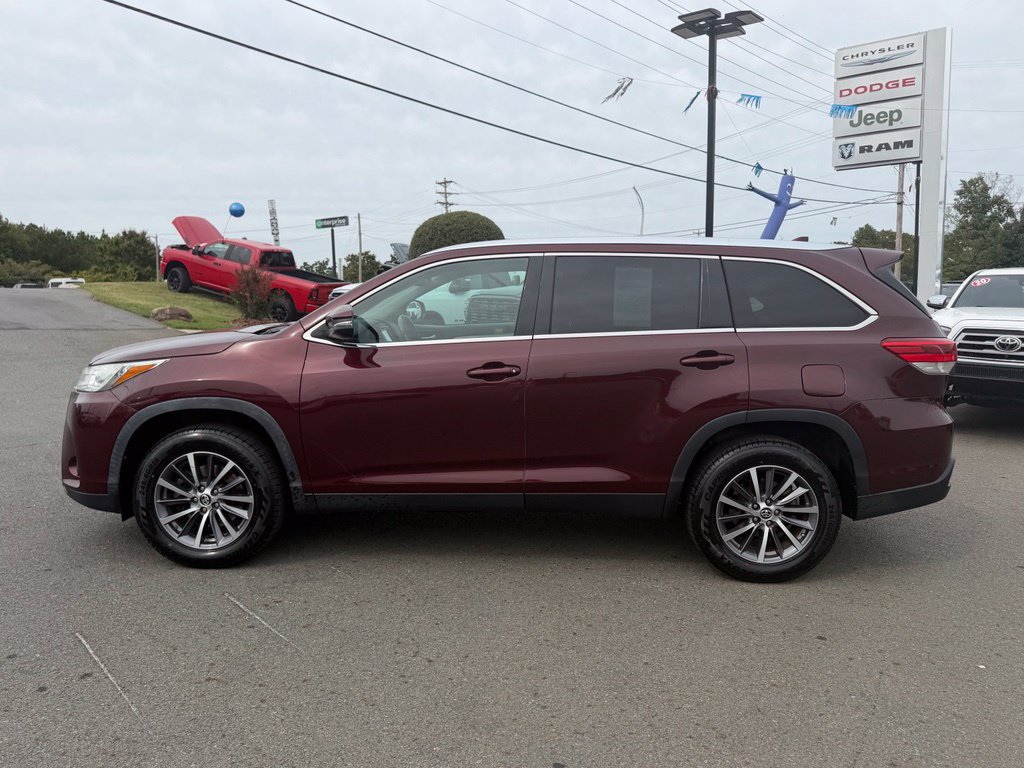 Used 2019 Toyota Highlander XLE FWD image 9