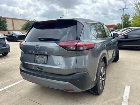 Used 2023 Nissan Rogue SV FWD image 3