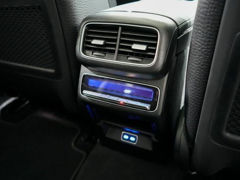 Used 2024 Mercedes-Benz GLS 450 4MATIC image 25