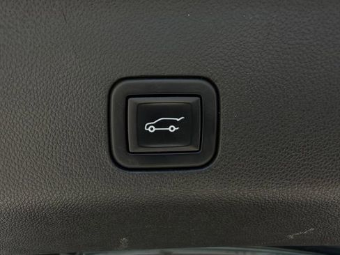 Used 2023 Chevrolet Tahoe RST AWD/4WD image 35