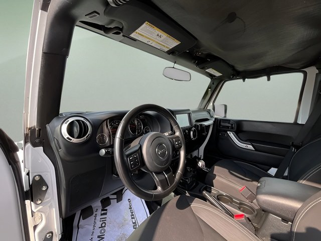 Used 2018 Jeep Wrangler Unlimited Sahara w/ Max Tow Package AWD/4WD image 13