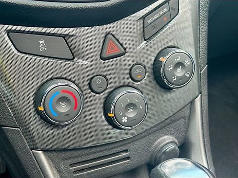 Used 2016 Chevrolet Trax LTZ image 16