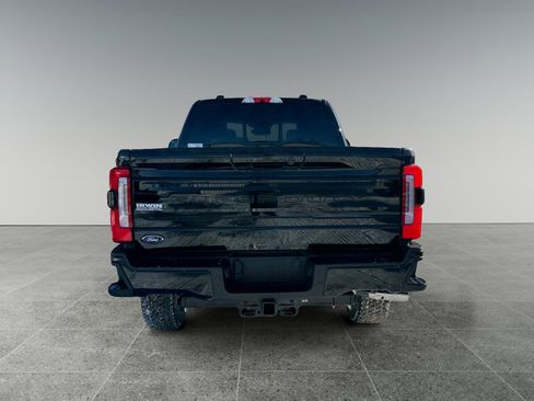 New 2026 Ford F250 Platinum w/ FX4 Off-Road Package image 4