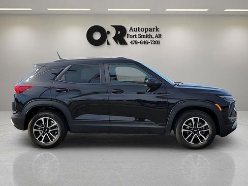 Used 2025 Chevrolet TrailBlazer LT FWD image 6