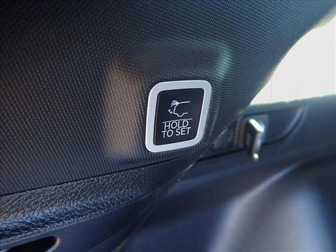 New 2025 Jeep Grand Cherokee Altitude image 9