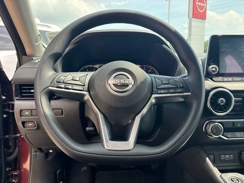 Used 2025 Nissan Sentra SV FWD image 21