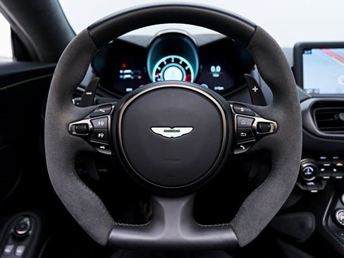 Used 2023 Aston Martin V8 Vantage Roadster image 55