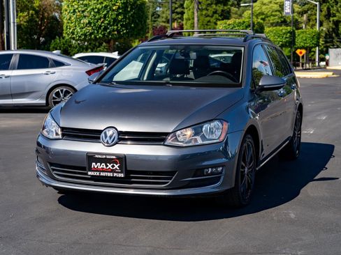 Used 2015 Volkswagen Golf TDI SE FWD image 4