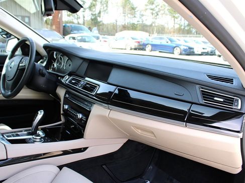 Used 2009 BMW 750Li 750Li image 17