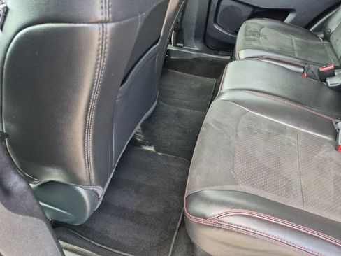 Used 2018 Ford Explorer XLT w/ Equipment Group 202A FWD image 36
