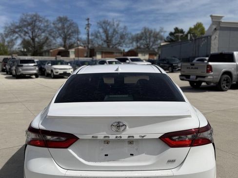 Used 2021 Toyota Camry SE image 6