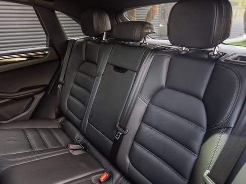 Certified 2023 Porsche Macan S AWD/4WD image 18