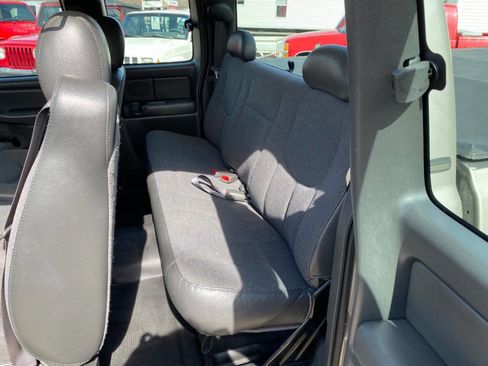 Used 2004 Chevrolet Silverado 1500 W/T image 22