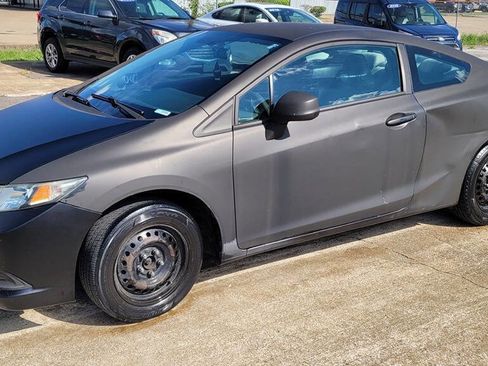 Used 2013 Honda Civic LX image 1