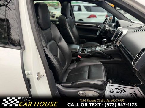 Used 2018 Porsche Cayenne S Platinum image 19