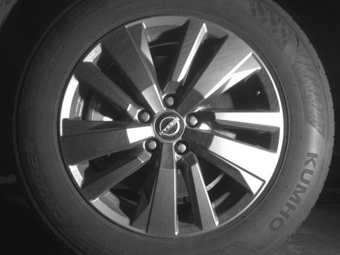 Used 2025 Nissan Pathfinder SV image 12