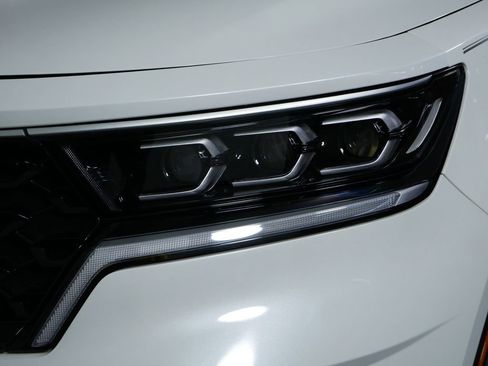 Certified 2023 Kia Sorento SX Prestige image 13