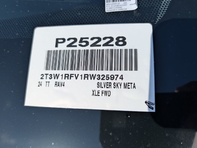 Used 2024 Toyota RAV4 XLE FWD image 35