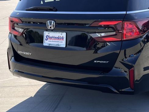 Used 2025 Honda Odyssey Sport-L image 6