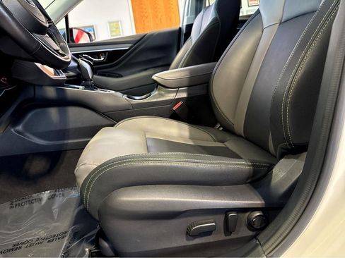 Used 2025 Subaru Outback Onyx Edition AWD/4WD image 4