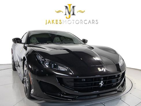 Used 2020 Ferrari Portofino image 17