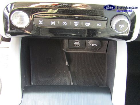 Certified 2025 Ford Escape Platinum w/ Premium Technology Package AWD/4WD image 30