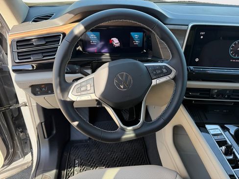 New 2026 Volkswagen Atlas SE image 10