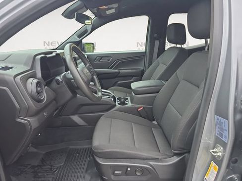 Used 2024 Chevrolet Colorado Trail Boss w/ Technology Package AWD/4WD image 9