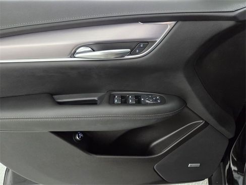 Certified 2022 Cadillac XT5 Luxury image 18