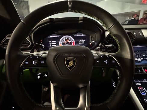 Used 2020 Lamborghini Urus image 48