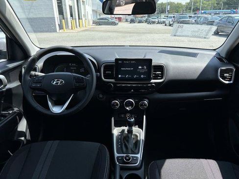 New 2026 Hyundai Venue SEL FWD image 6