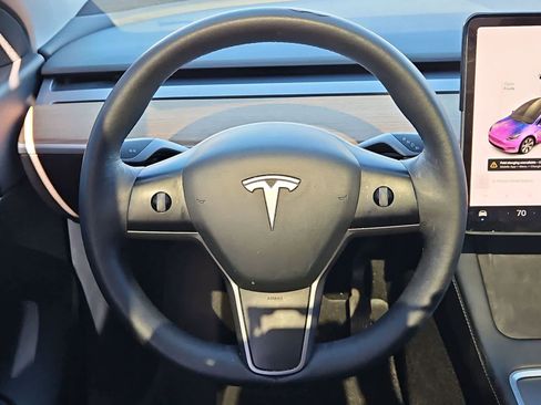 Used 2021 Tesla Model Y Long Range image 24